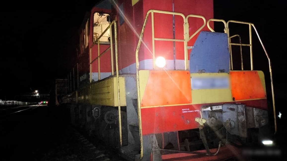 Полтонны солярки слили жители Костромской области у локомотивов