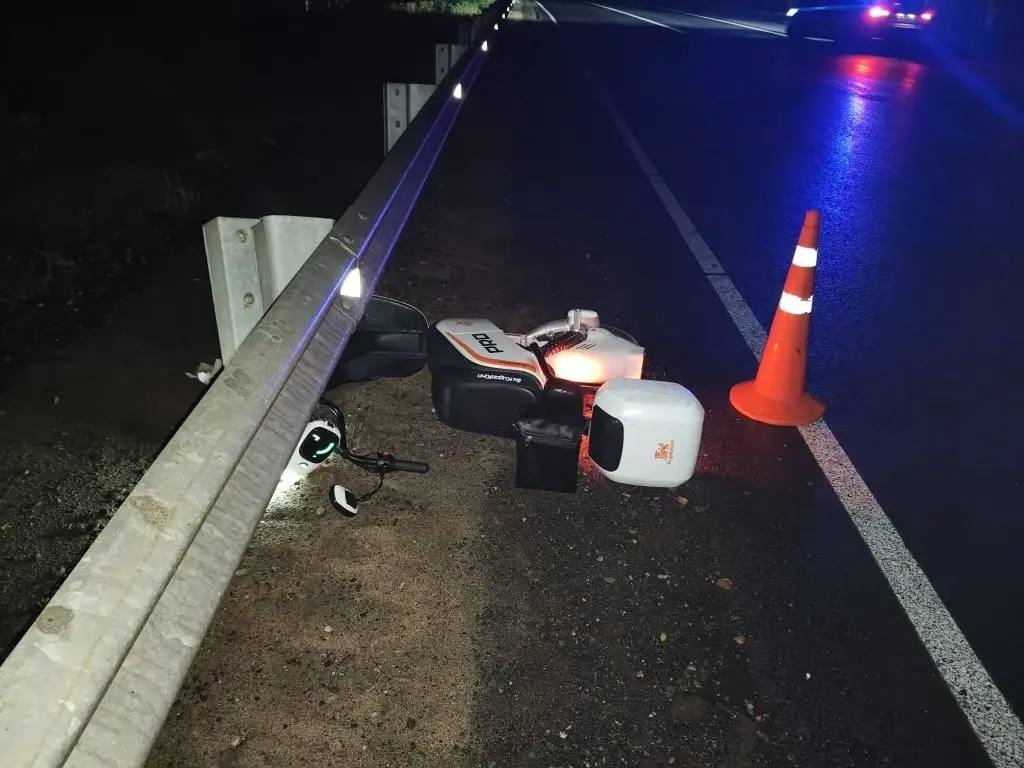 Костромской пенсионер на электроскутере врезался в дорожный отбойник