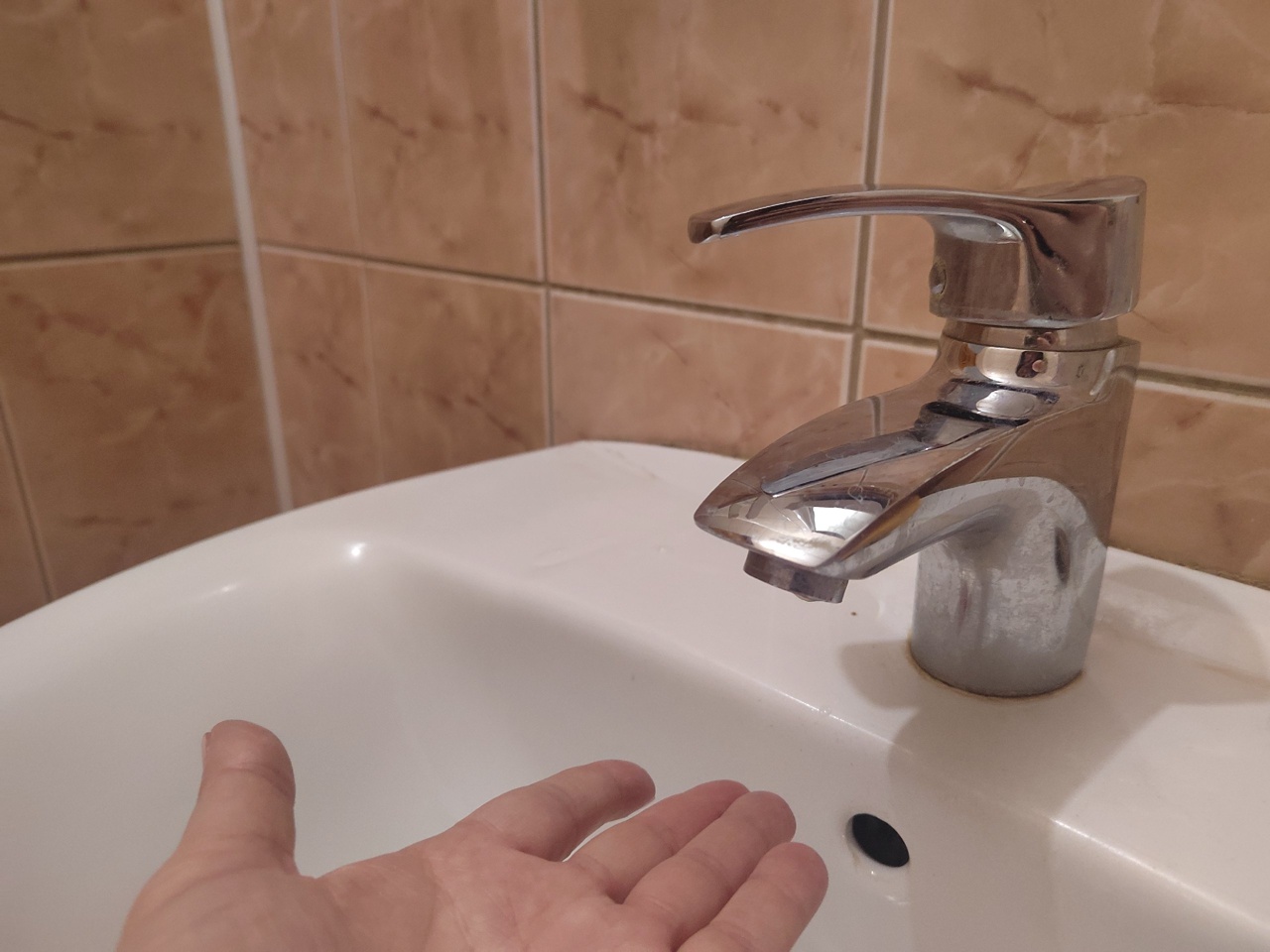 Коммунальщики не смогут отключать воду за неуплату в костромской школе