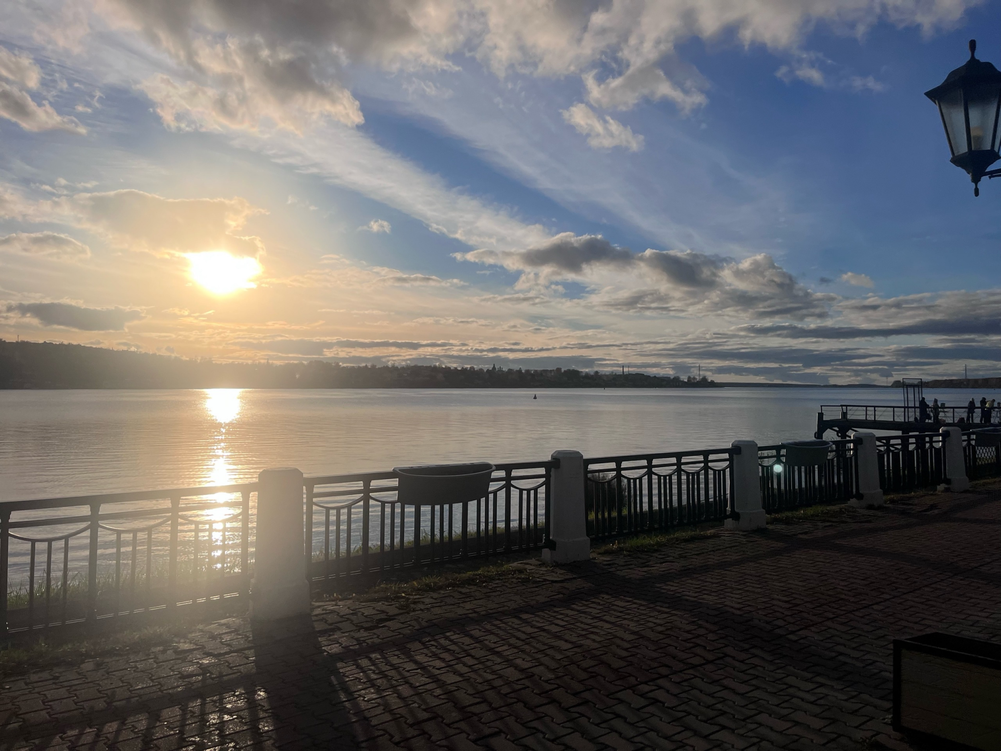 Авария с детьми, лосенок на кладбище и восстановленный колодец XIX века: самое важное за 29 октября в Костромской области