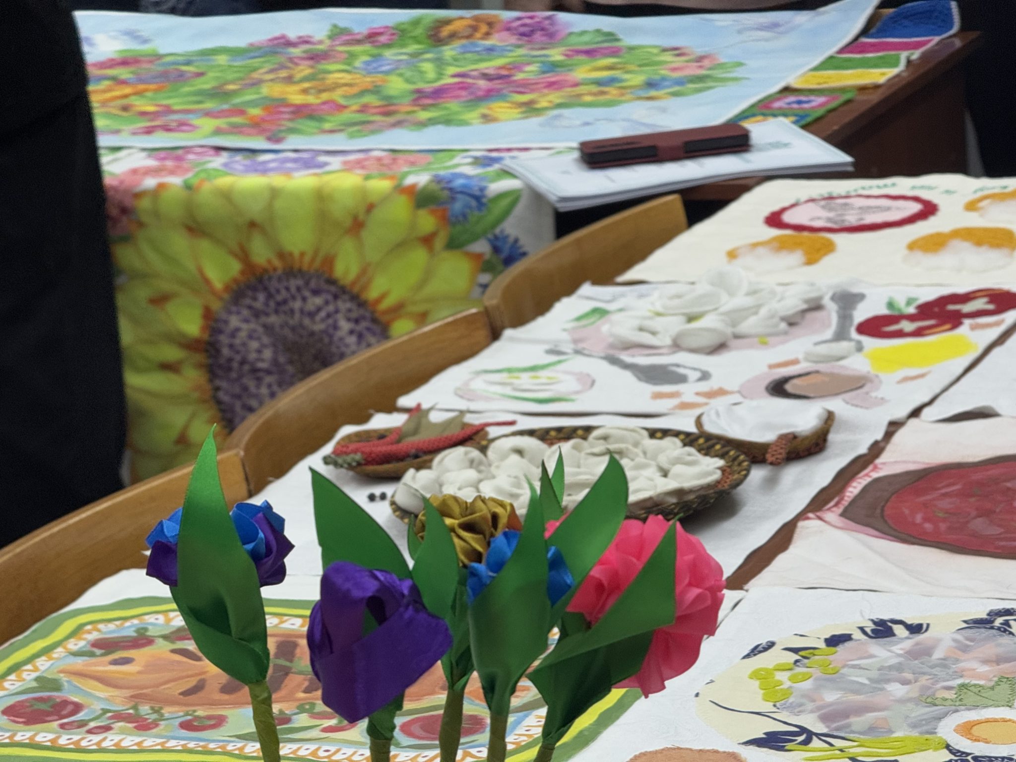 В Костромском музее-заповеднике показали вкусную скатерть-самобранку