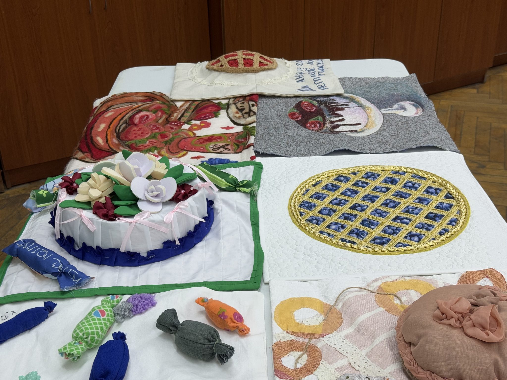 В Костромском музее-заповеднике показали вкусную скатерть-самобранку