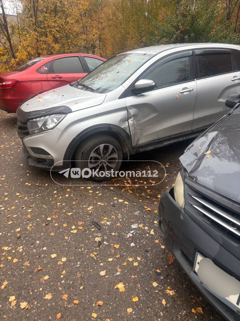 Костромич протаранил три машины и выпрыгнул из автомобиля