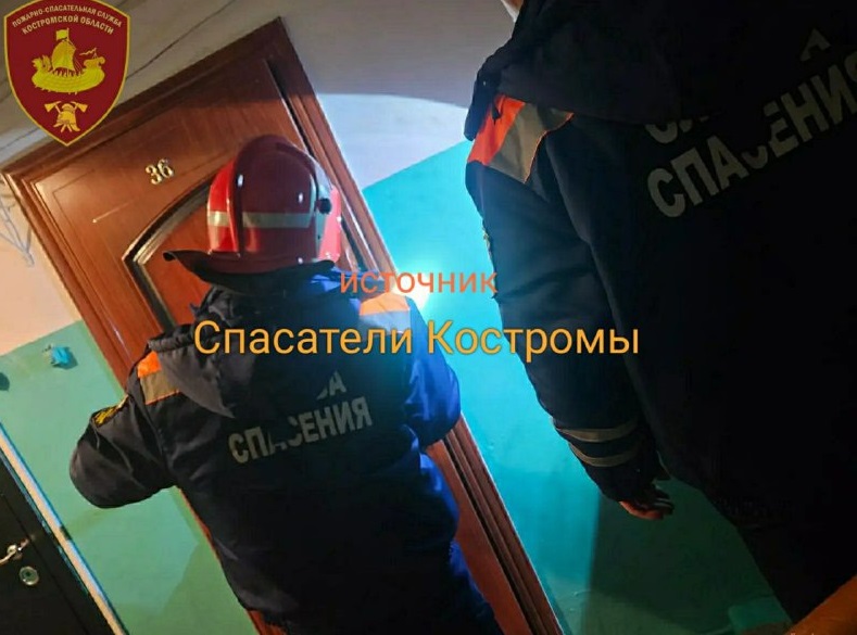 Костромские спасатели обнаружили тело мужчины в закрытой квартире