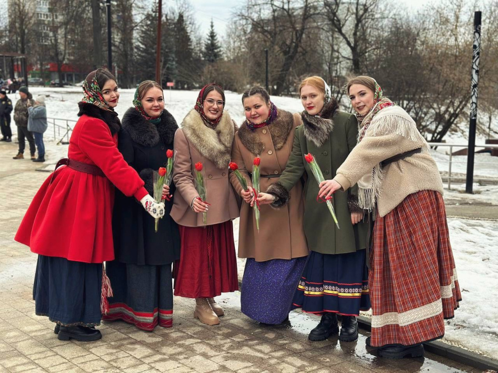 В Костроме женщин всю неделю будут поздравлять с Днём матери