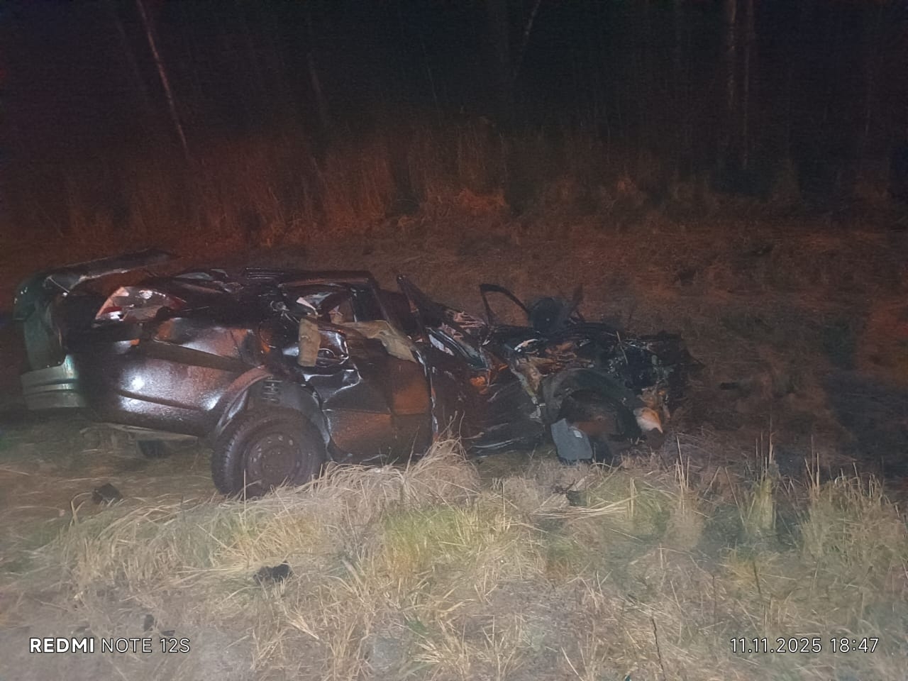 Молодой водитель погиб на костромской трассе из-за сложившейся на льду фуры