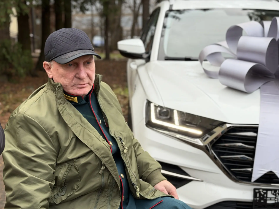 Ветерану спецоперации из Костромской области подарили новый кроссовер