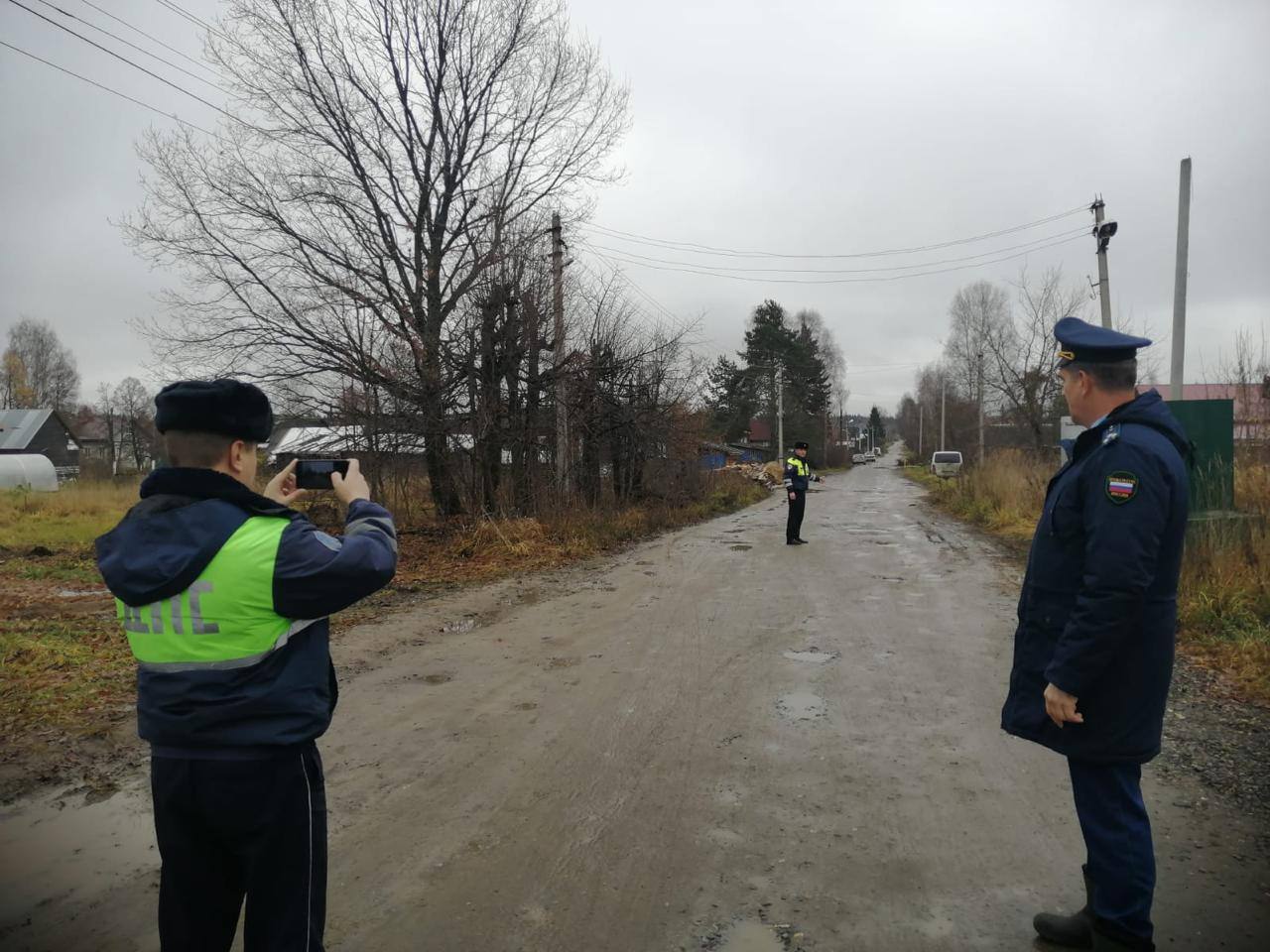 Глава Шарьи получил представление прокурора за убитые дороги