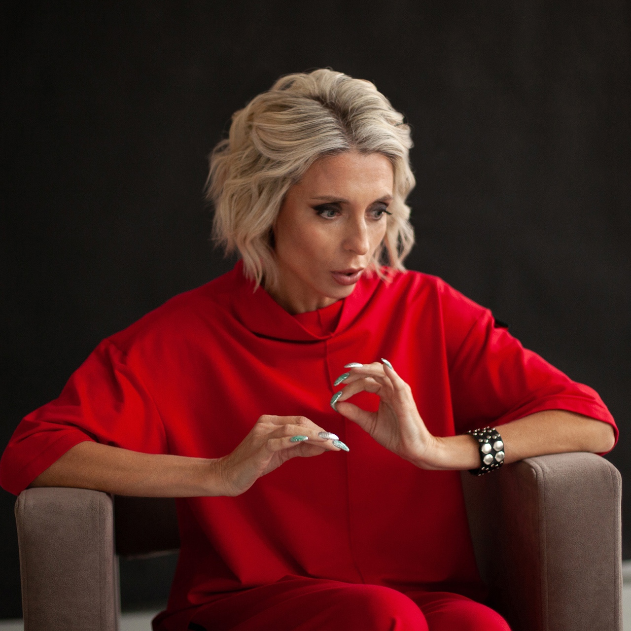 Костромской дизайнер Ирина Шарова взяла гран-при фестиваля «Мода. Национальное достояние — 2025»