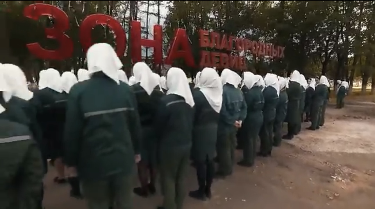 Оборотни в погонах и в юбках: Эдуард Петров снял расследование о колонии для бывших силовиков под Костромой