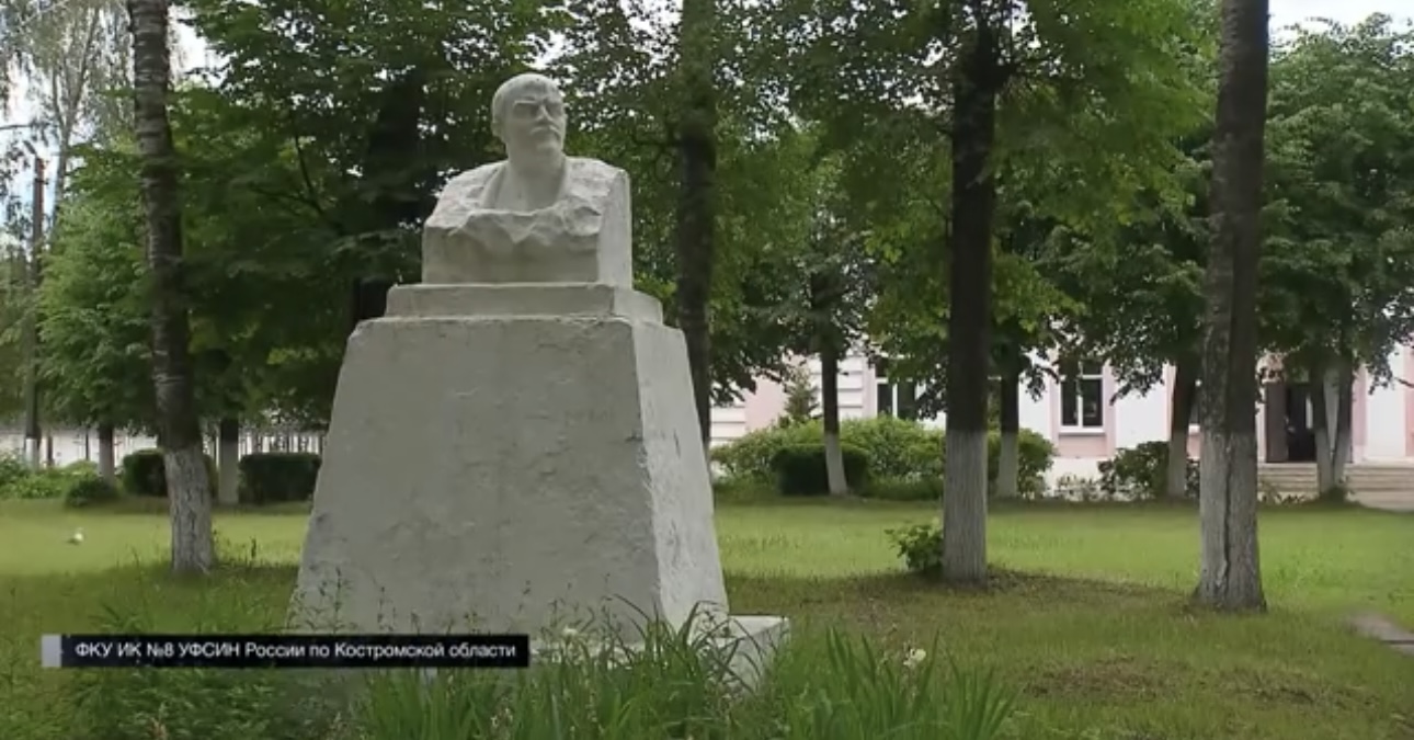 Оборотни в погонах и в юбках: Эдуард Петров снял расследование о колонии для бывших силовиков под Костромой