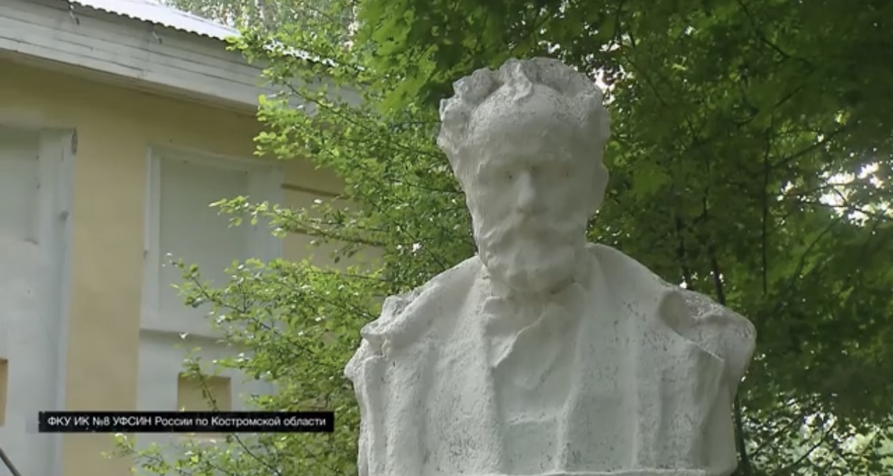 Оборотни в погонах и в юбках: Эдуард Петров снял расследование о колонии для бывших силовиков под Костромой