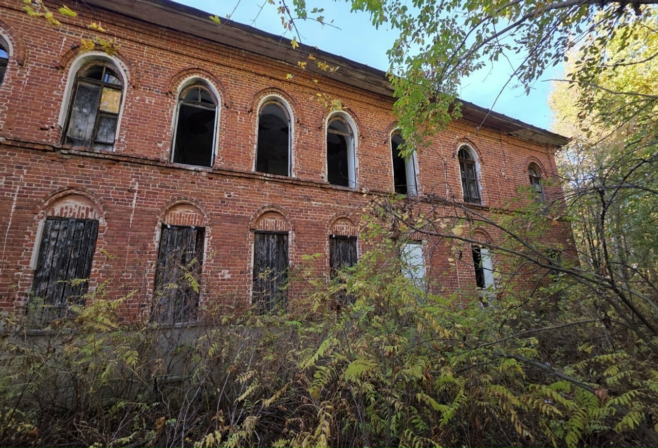 В Костромской области выставили на аукцион училище 19 века