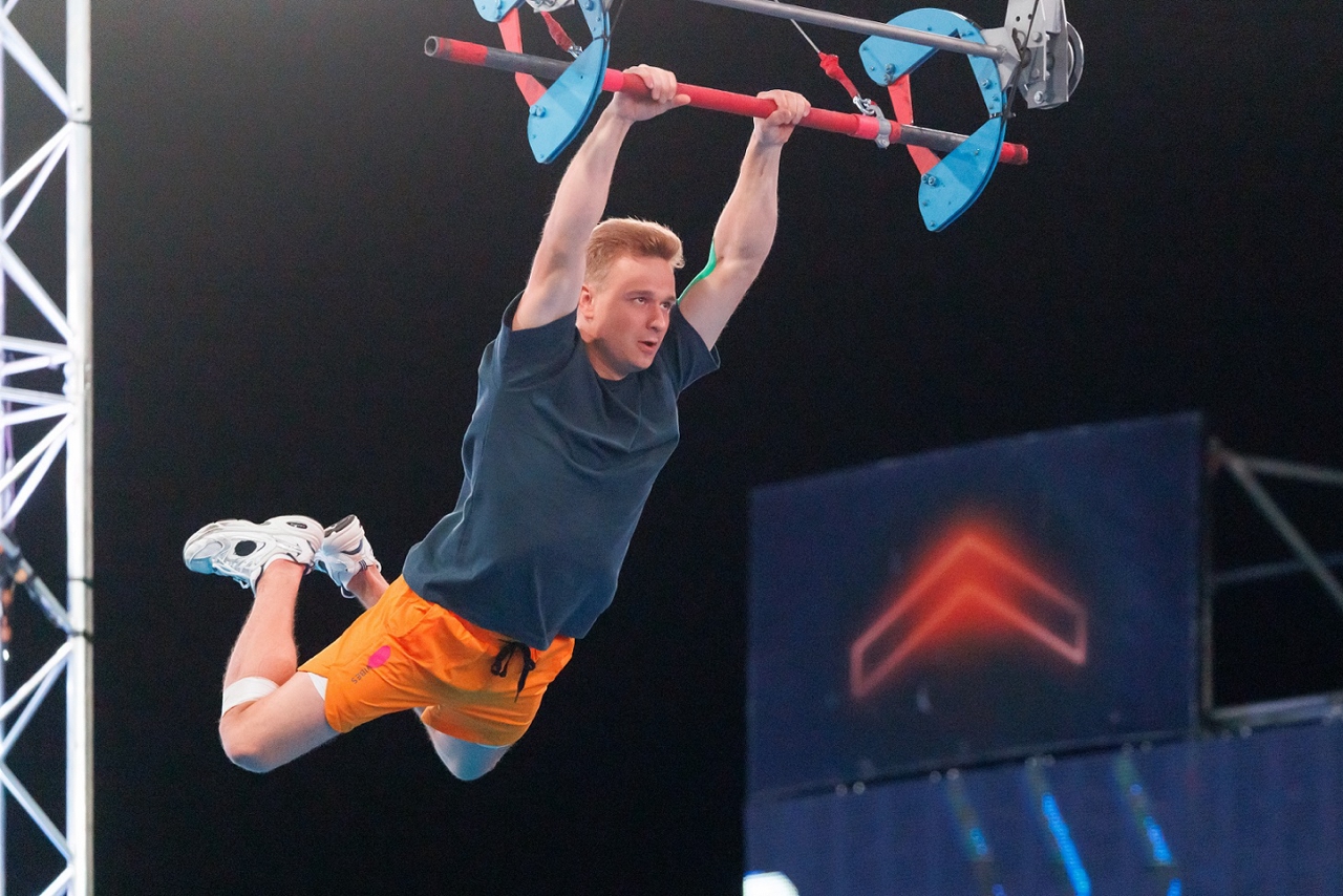 Костромич Даниил Ширяев разволновался и не прошел трассу «Суперниндзя»