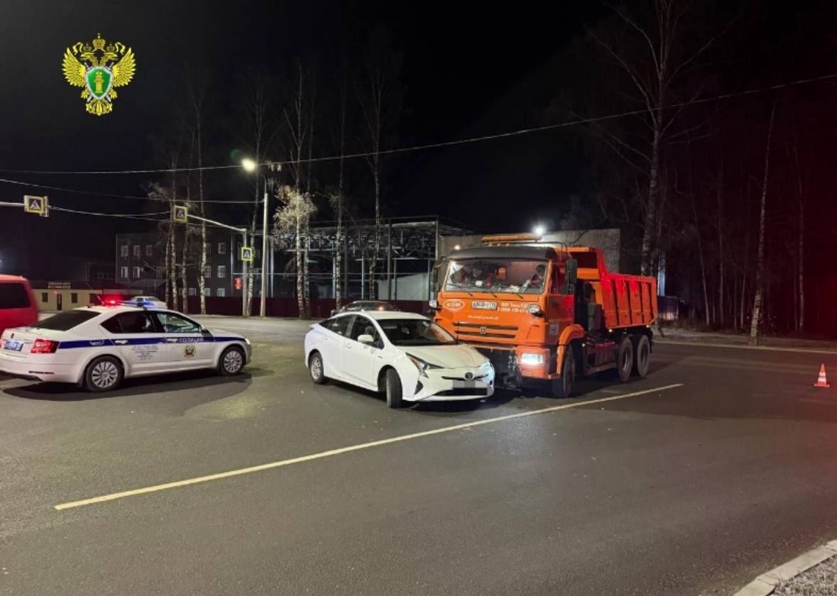 В Костроме девушка-подросток пострадала в ДТП с КАМАЗом