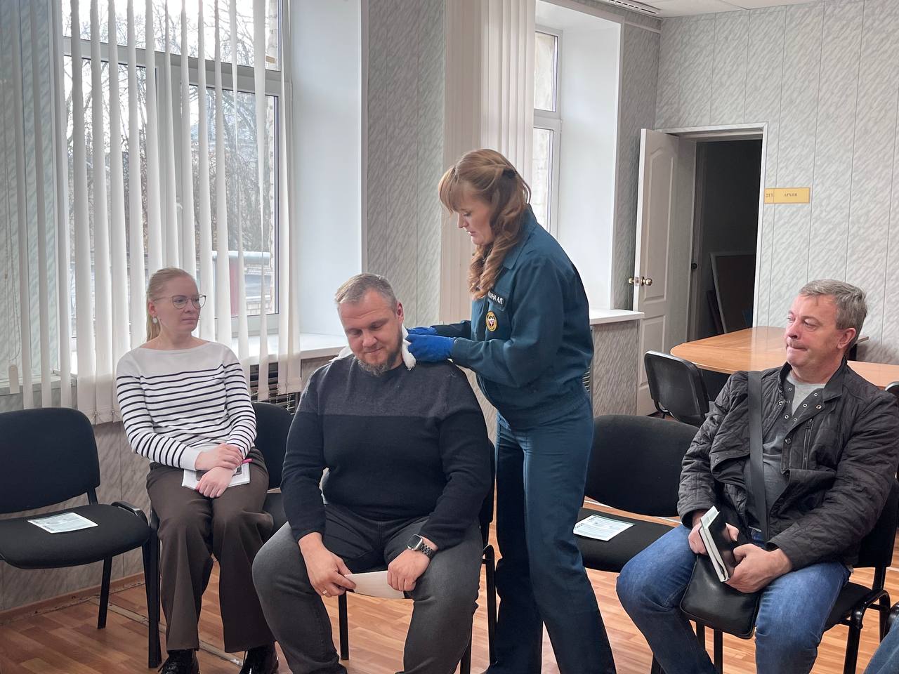 Костромские журналисты реанимировали мужчину в Центре гражданской защиты