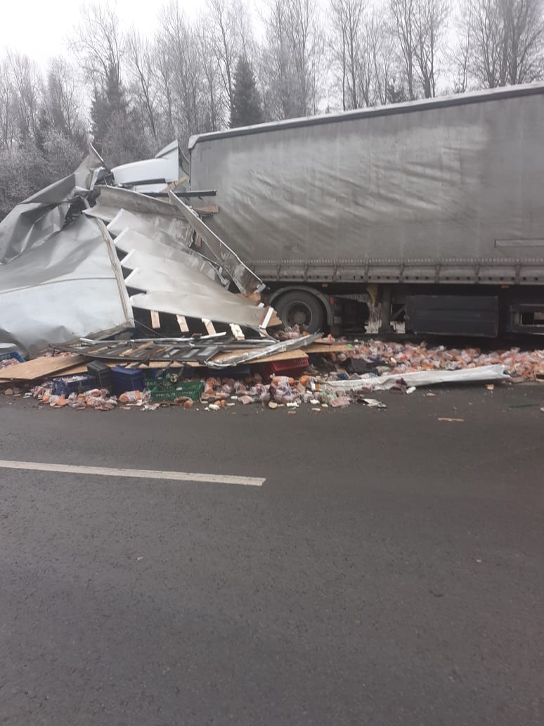 Погиб вместе с сыном: появились подробности ДТП с фурами на костромской трассе