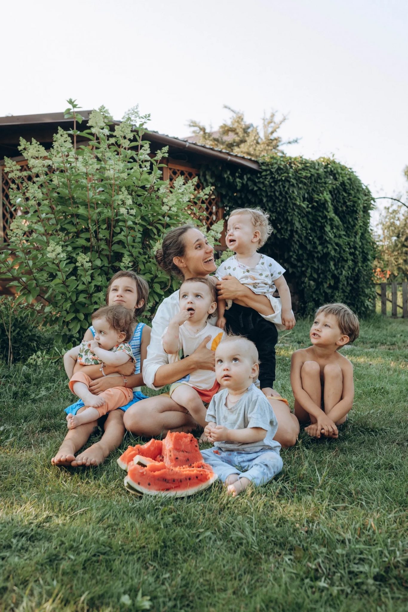 «Я всем матерям желаю становиться сильными»: костромская многомама поделилась историей рождения и воспитания четверняшек