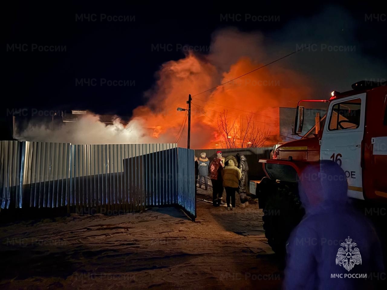 Огонь уничтожил 1200 «квадратов» ювелирного производства под Костромой