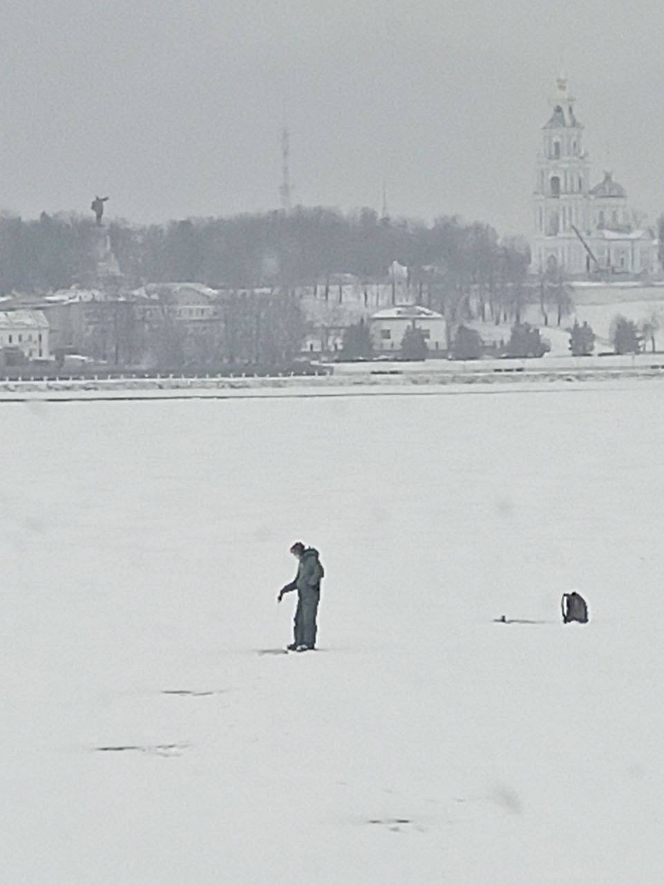 В Костроме рыбаки вышли на смертельно-опасный лед