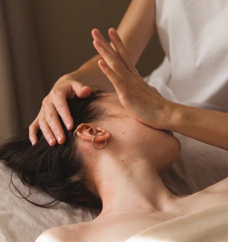 Здоровье и красота на Новый год: дарите близким гармонию, заботу и уверенность в себе в одном сертификате от костромской студии Recovery