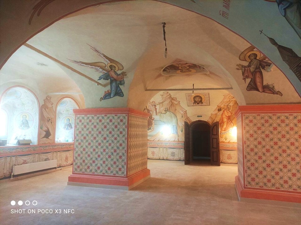 В древнейшей постройке Галича появились новые фрески