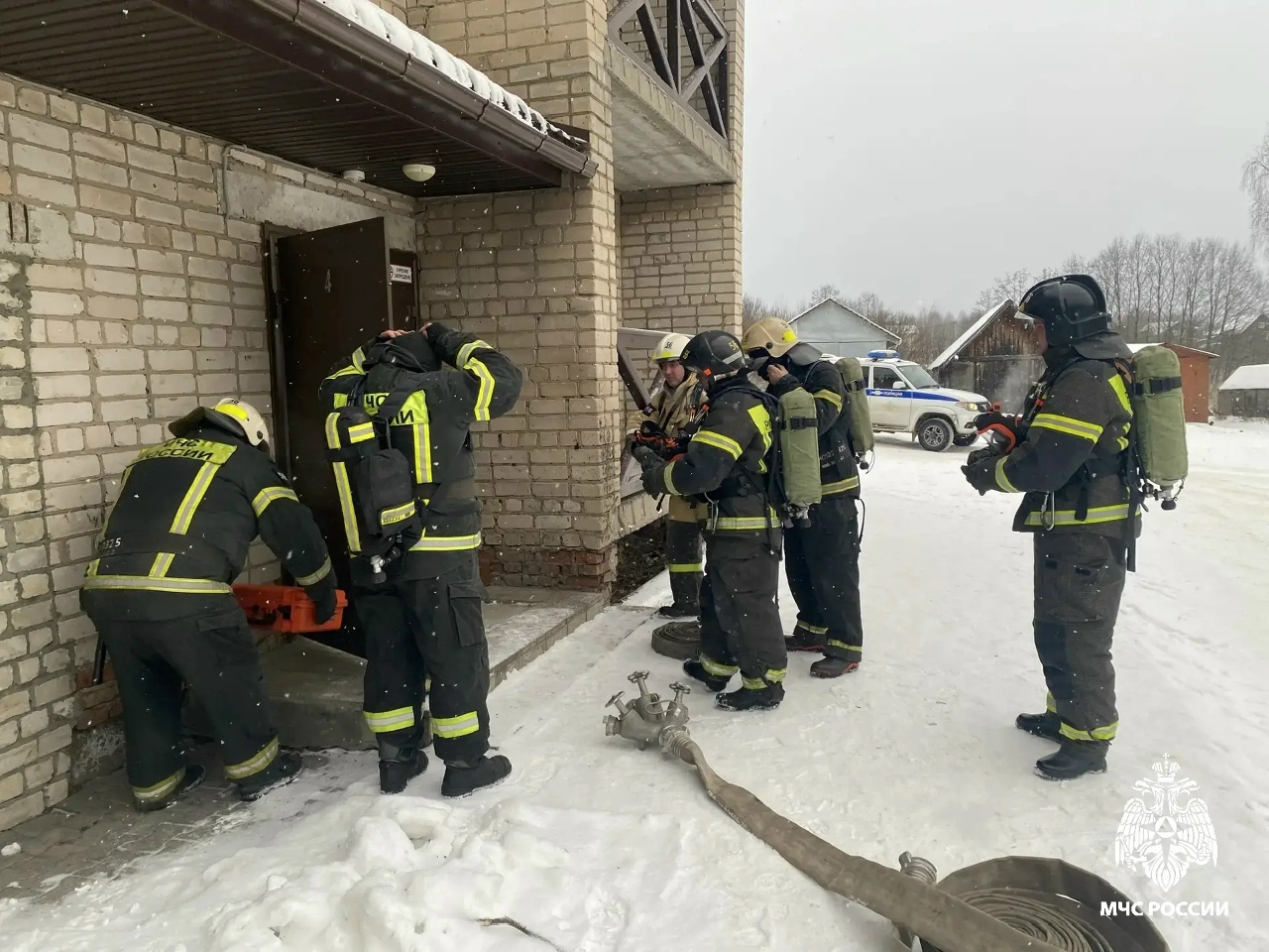 Костромские огнеборцы спасли человека при пожаре в пятиэтажке