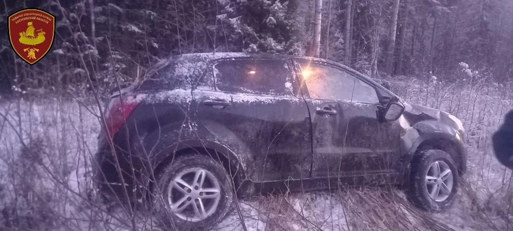 В Костромской области за два дня три автомобиля оказались в кювете