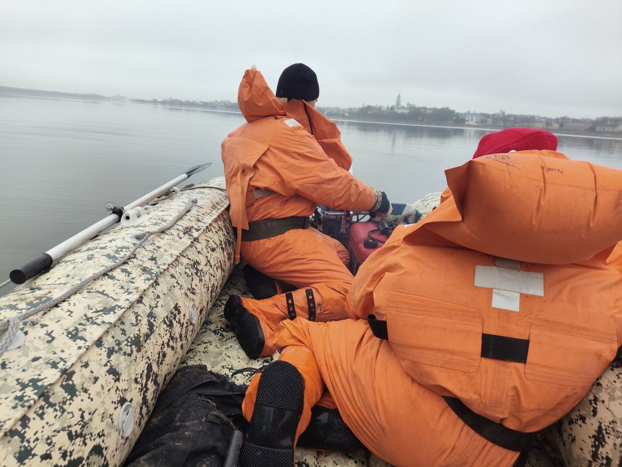 В Костроме водолазы совершили еще одну попытку найти тело 18-летнего парня