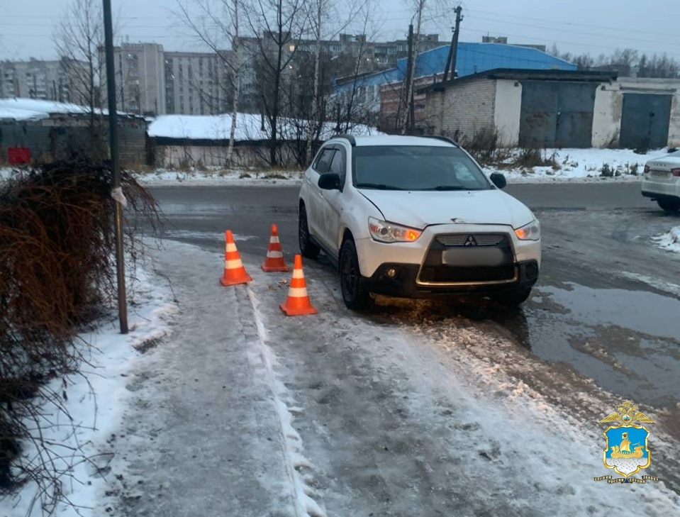 В Костроме при столкновении с автомобилем пострадала трехлетняя девочка