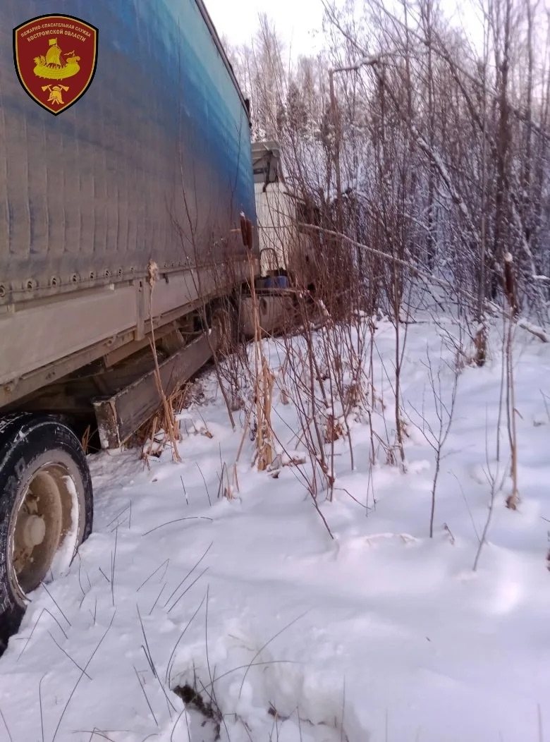 В Костромской области за два дня три автомобиля оказались в кювете