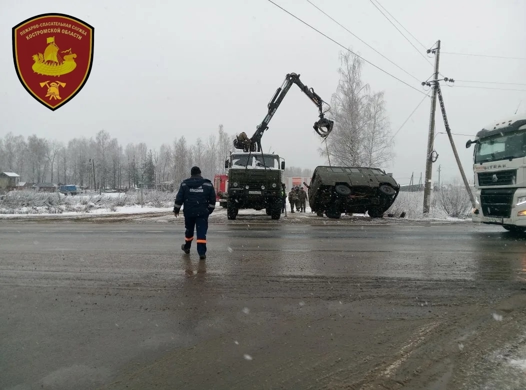В Костромской области за два дня три автомобиля оказались в кювете