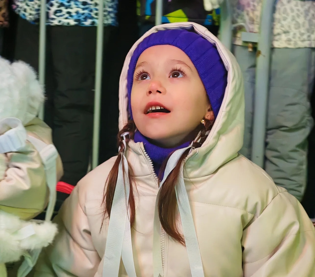 В Костроме Дед Мороз из Великого Устюга зажёг огни на главной ёлке города