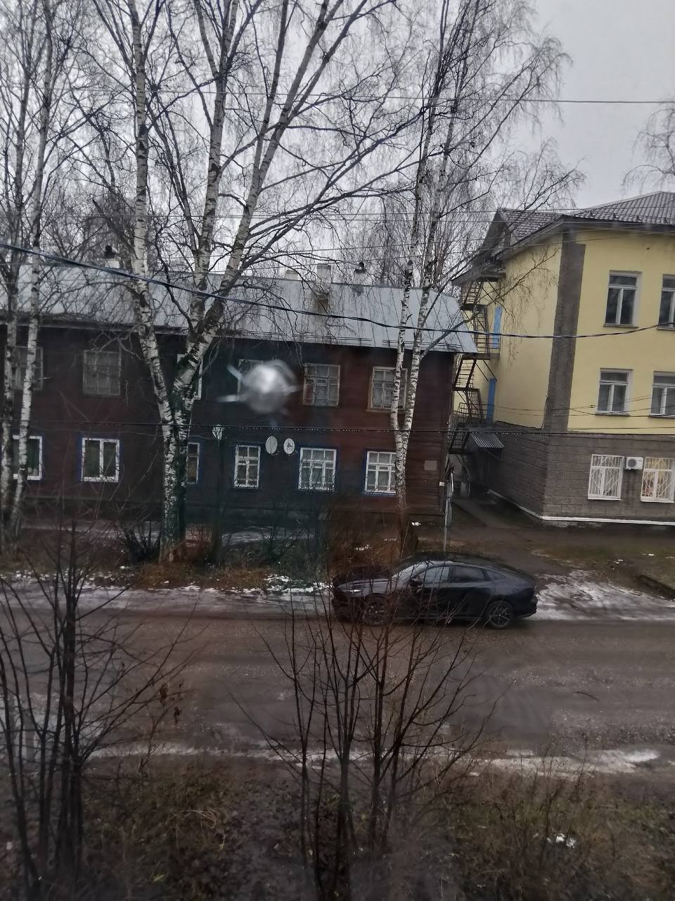 В Буе неизвестный расстрелял жилые дома