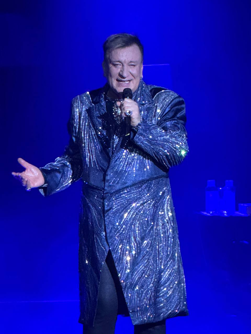 Костромичи станцевали на сцене во время выступления Сергея Пенкина 7 декабря