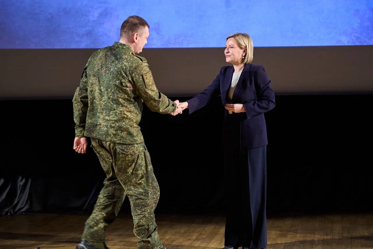 Костромского поэта Михаила Душина наградили медалью Александра Твардовского