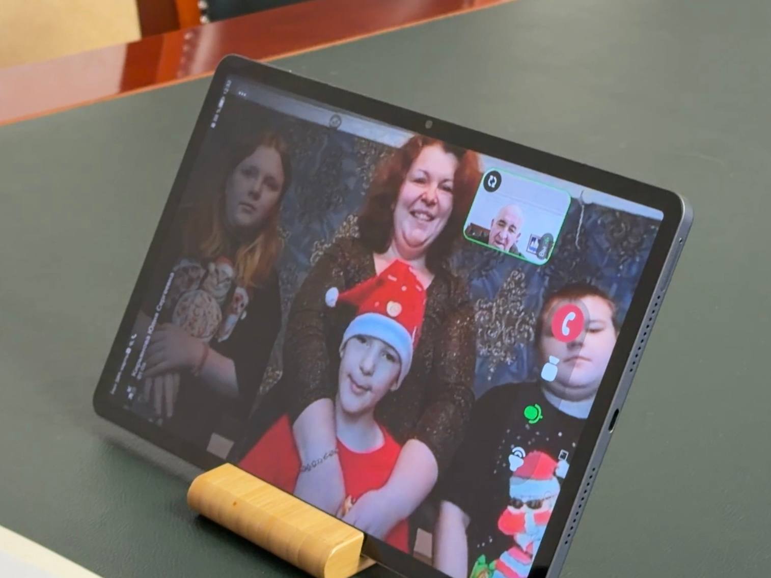 Сергей Ситников поздравил многодетную семью из Шарьи в рамках «Елки желаний»