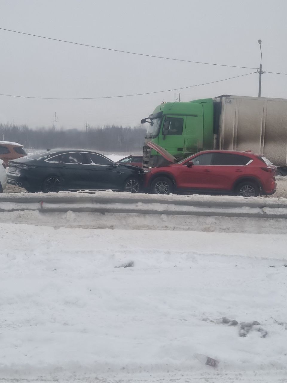 В Костроме на Магистральной произошло массовое ДТП