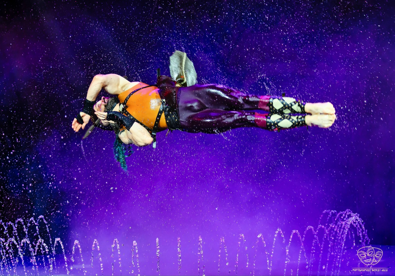 Магия воды и света: Костромской цирк приглашает в «Царство фонтанов»