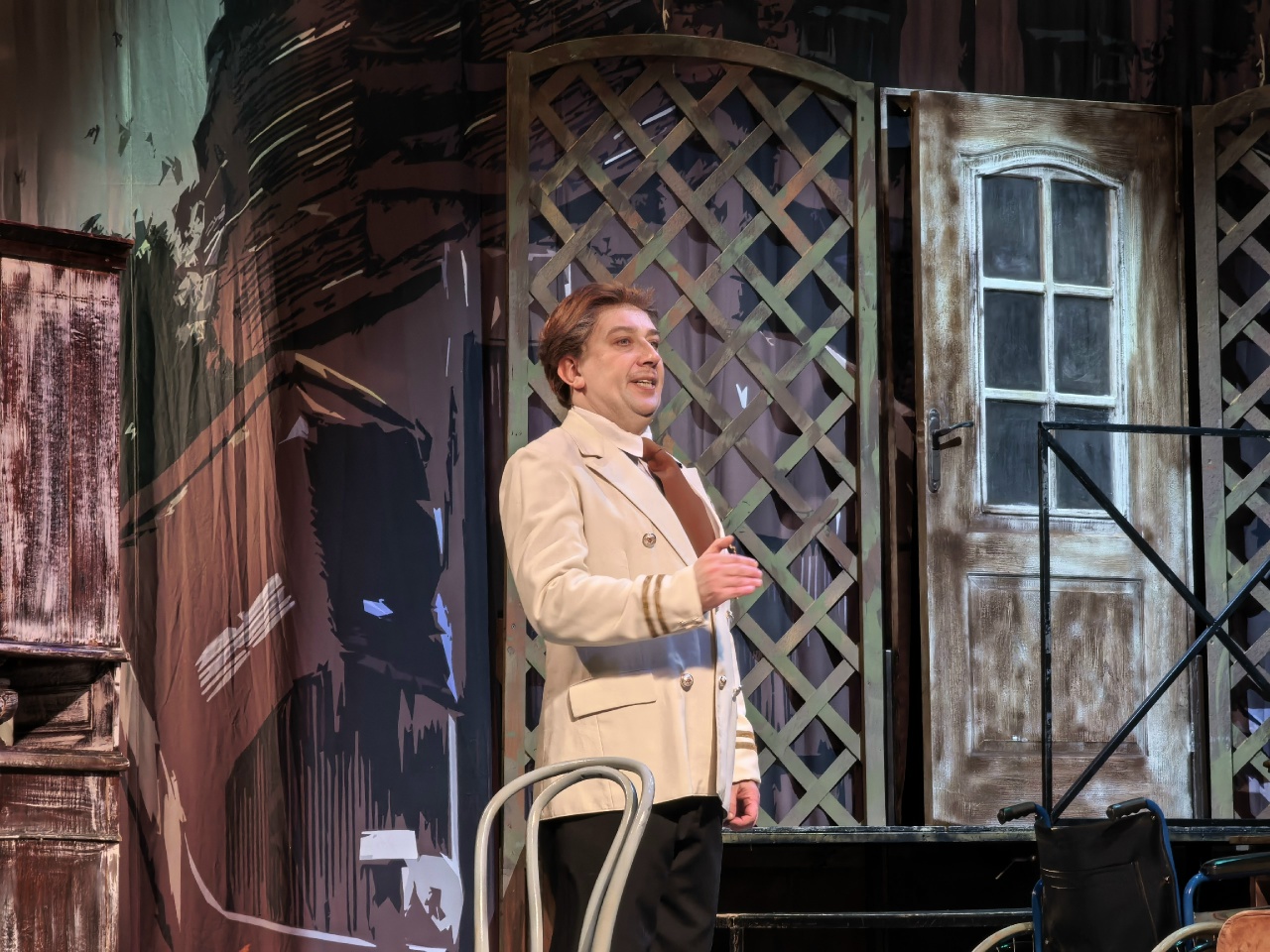 Александр Кирпичев встретил 50-летний юбилей на костромской сцене в образе итальянского авантюриста