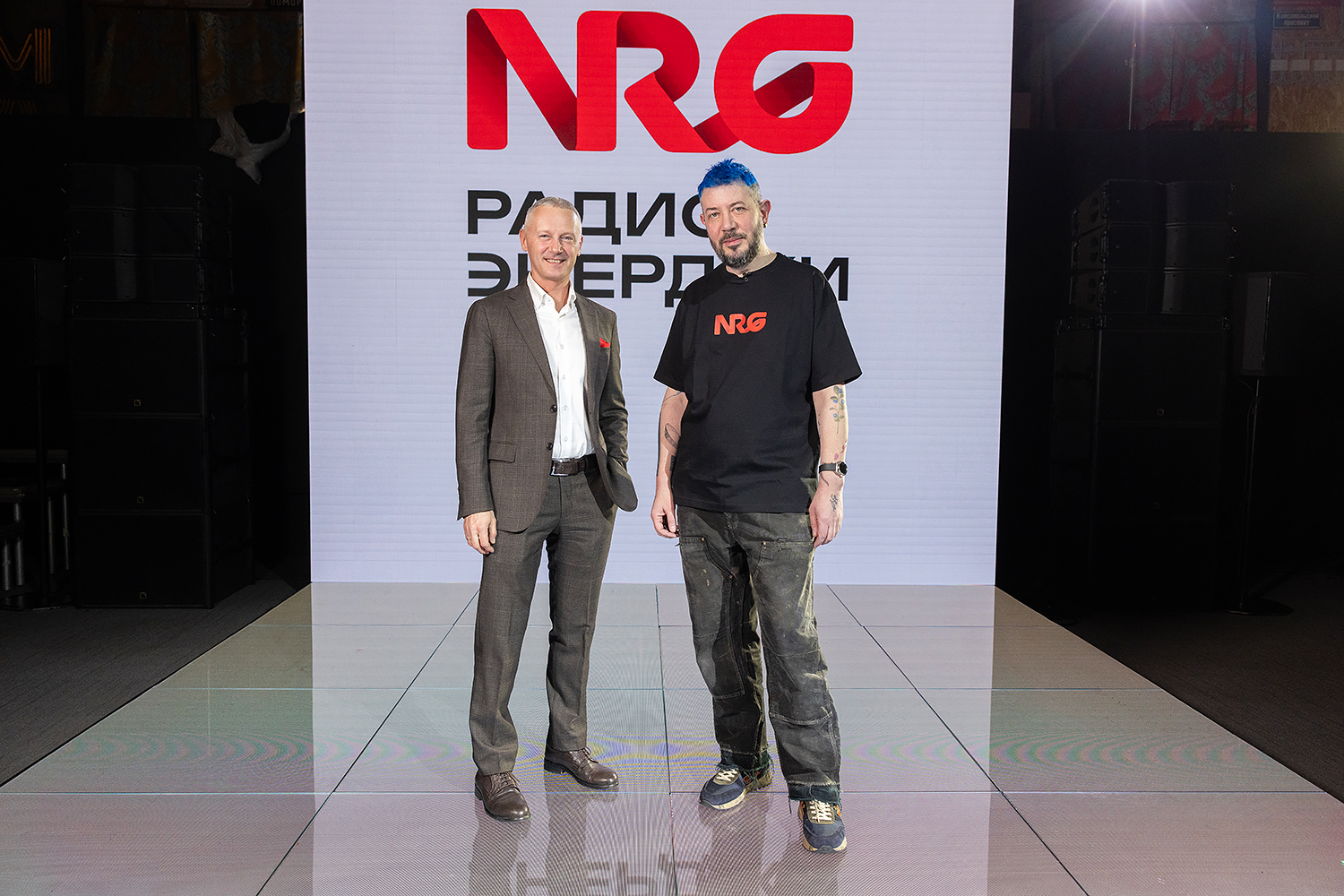 Красная лента – основной элемент новой айдентики Радио ЭНЕРДЖИ