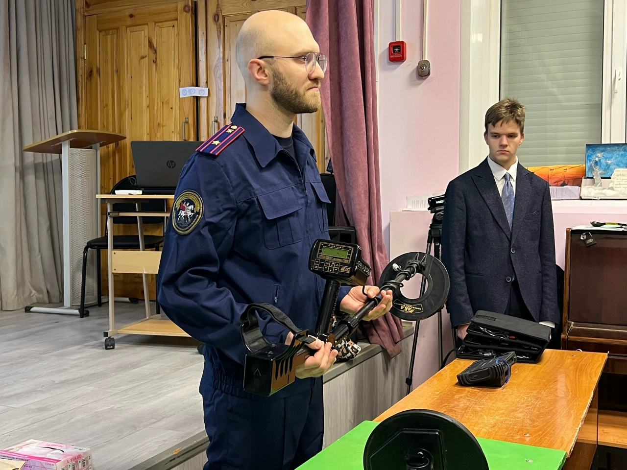 Костромские криминалисты раскрыли школьникам секреты следствия