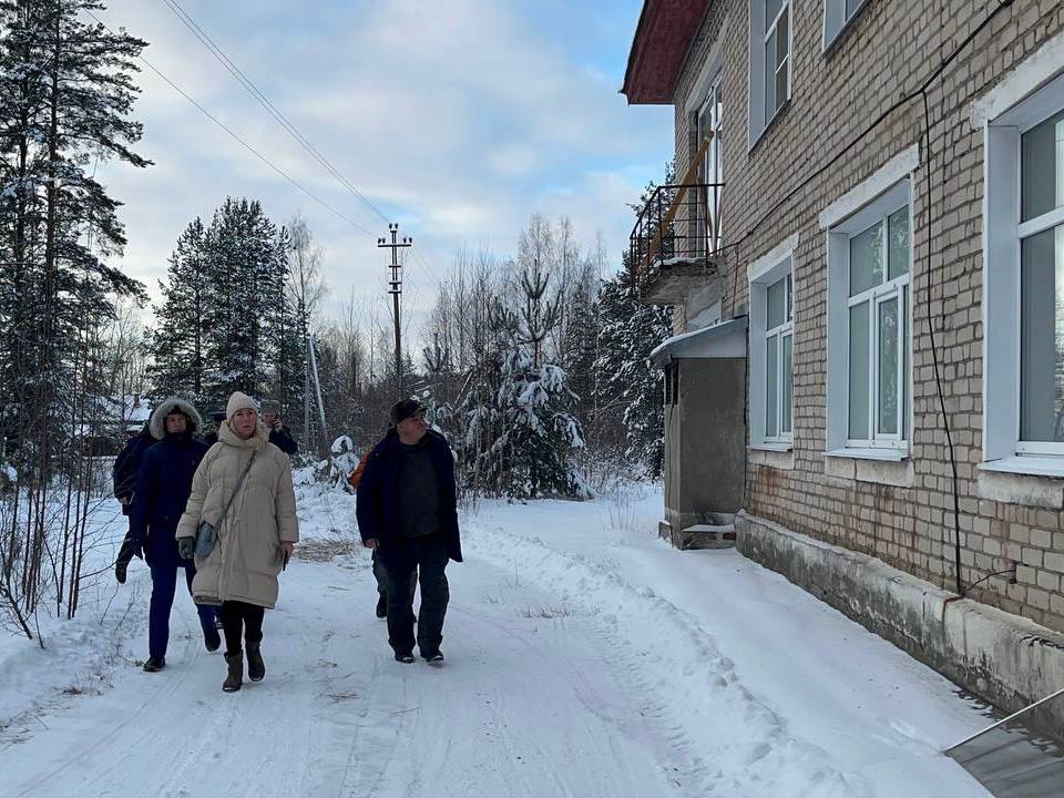 Губернатор поручил оказать финансовую помощь нейской больнице после атаки дронов