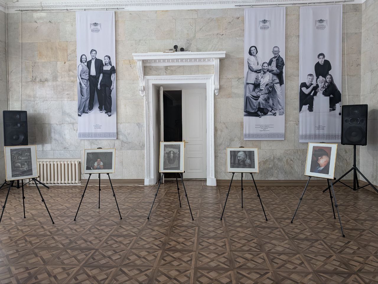 Александр Кирпичев встретил 50-летний юбилей на костромской сцене в образе итальянского авантюриста