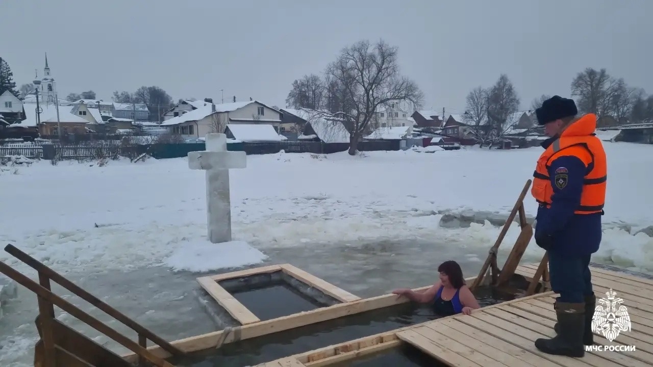 Более двух тысяч жителей Костромской области окунулись в освященную воду