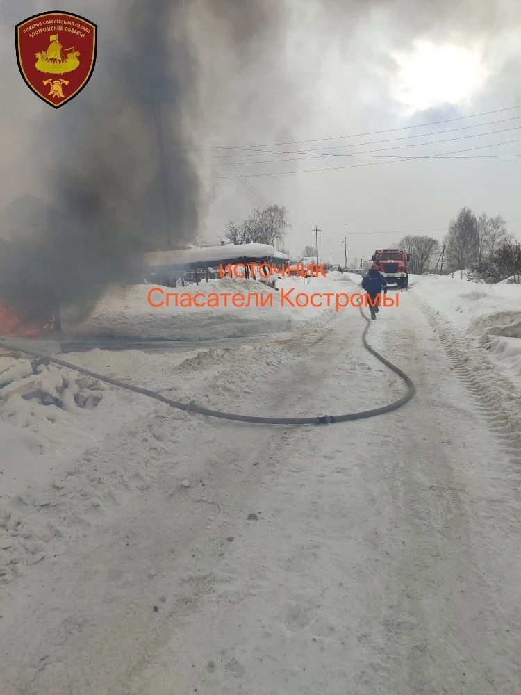 Костромич лишился гаража с машиной из-за пожара