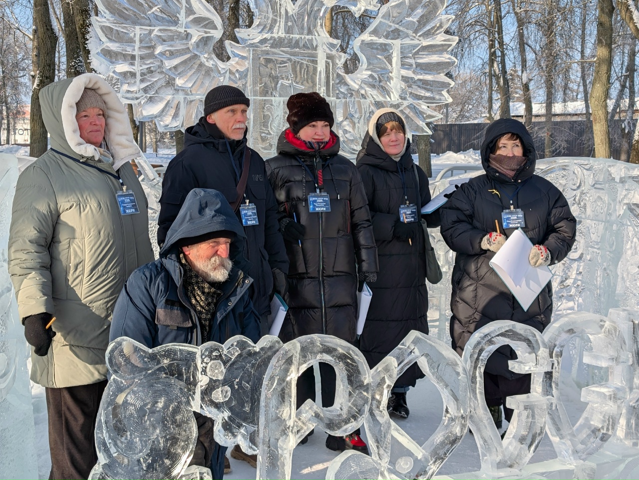 Ледяные медведи и снежные богатыри: в Центральном парке Костромы «ожила» зимняя сказка