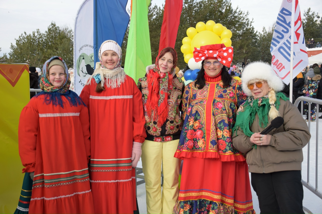 Блины, призы и сжигание чучела: в костромских парках с размахом отметили Масленицу
