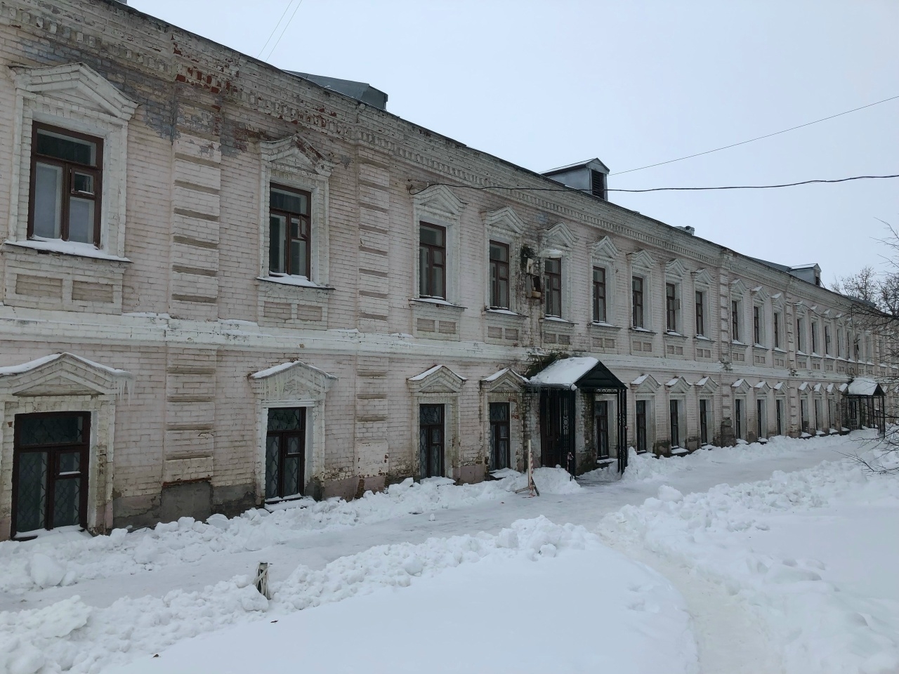 Инспекция по охране культурного наследия подала в суд на КГУ из-за состояния корпуса