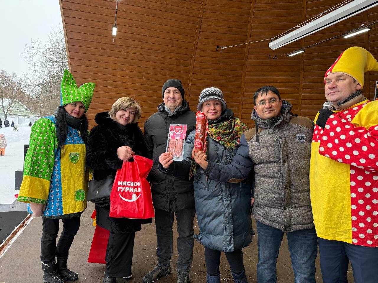 Блины, призы и сжигание чучела: в костромских парках с размахом отметили Масленицу